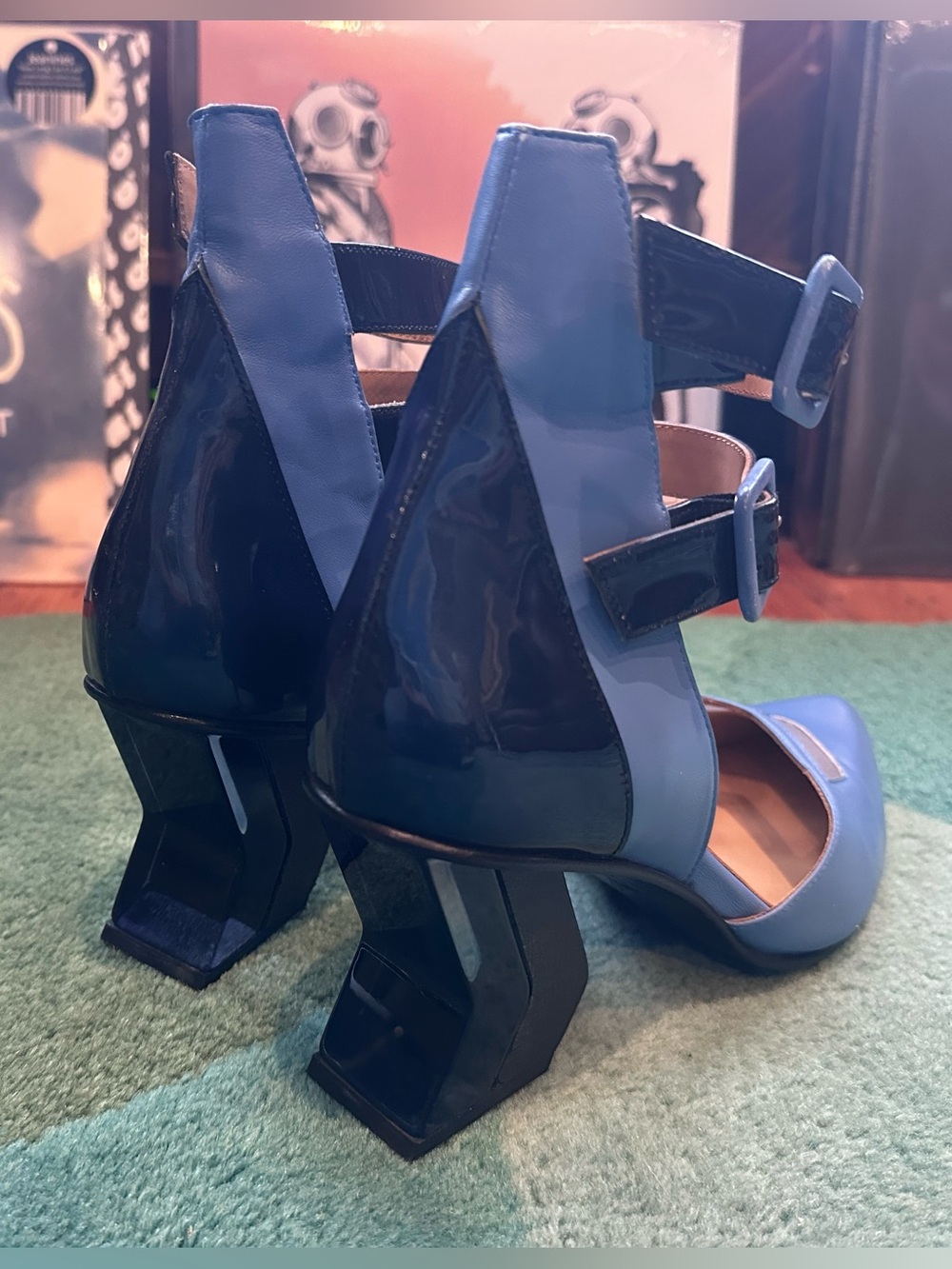 Fluevog LIKE NEW Modern Living Slant blue/patent 2-strap buckle heel-9.5 (fit 9) - Picture 4 of 15